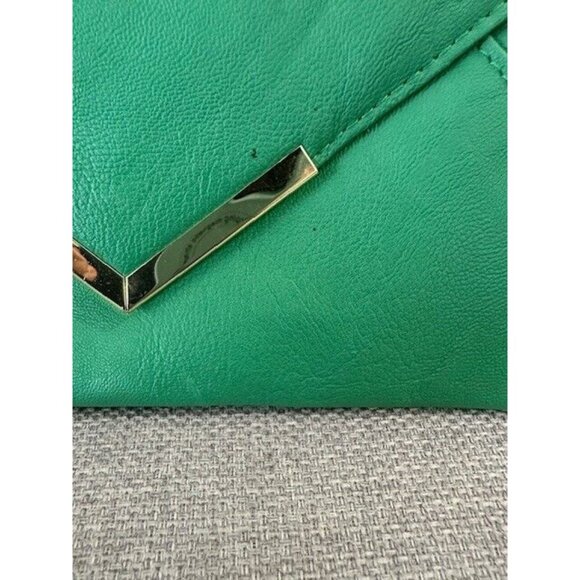 ASOS Design Clutch Envelope Fold Over Green With Metallic Gold Rectangle See - Picture 4 of 12